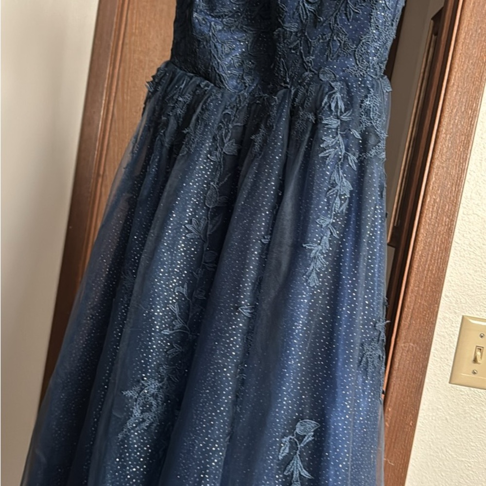 Elegant Blue Sleeveless Sweetheart Gown